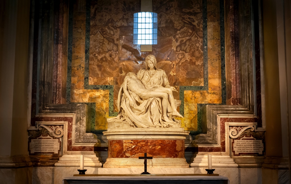 Pietà .-nya Michelangelo